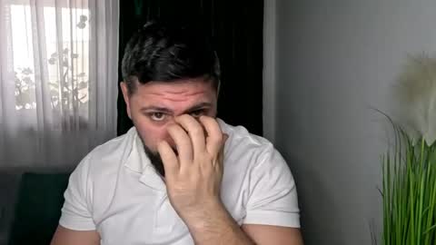 gold_alpha_boy online show from 04/17/26, 07:33