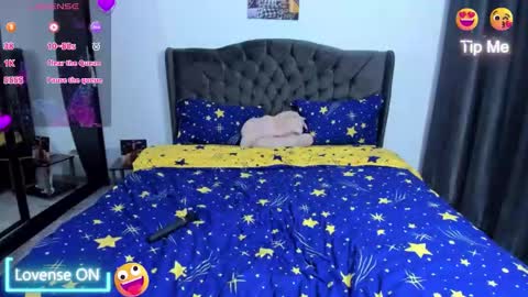 Nicole.. online show from 12/18/25, 05:46