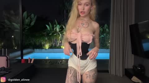 Aline meow   online show from 10/30/25, 04:08