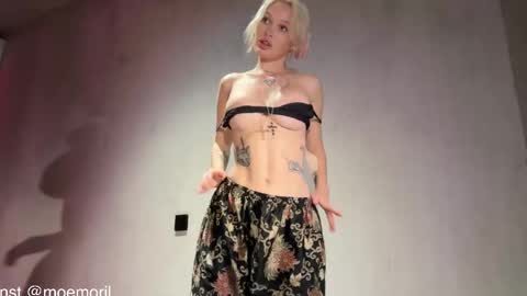 Aline meow   online show from 04/23/26, 12:29