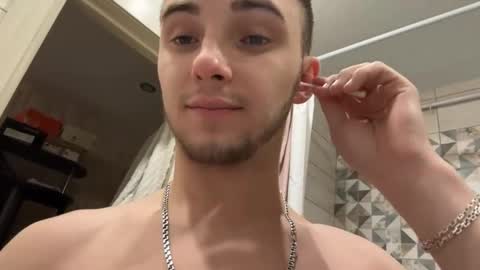 Golden boyyy21 online show from 02/12/25, 03:05