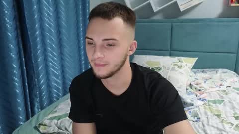 Golden boyyy21 online show from 11/08/25, 12:44