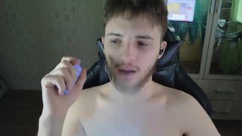 Snapshot of golden_boyyy21 chatting on 04/26/26, 10:46 Golden boyyy21 online show from 04/26/26, 10:46