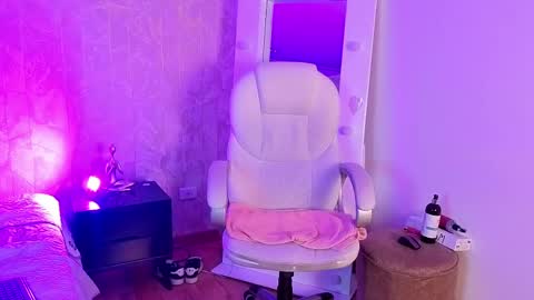 golden_muse online show from 04/24/26, 04:26