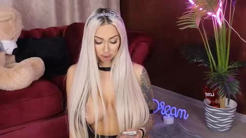 GoldenAmberX online show from 02/21/25, 05:35