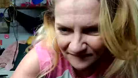 Snapshot of goldendoll1704 chatting on 02/15/26, 07:38 goldendoll1704 online show from 02/15/26, 07:38