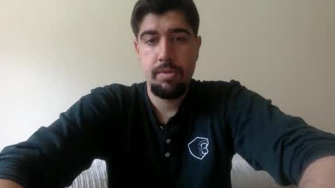 Snapshot of goldenglove35 chatting on 05/06/26, 10:53 Golden-Glove online show from 05/06/26, 10:53