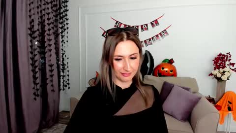 Olivia online show from 10/22/25, 07:57