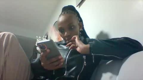 Snapshot of goldenmusexo chatting on 04/11/26, 06:45 goldenmusexo online show from 04/11/26, 06:45