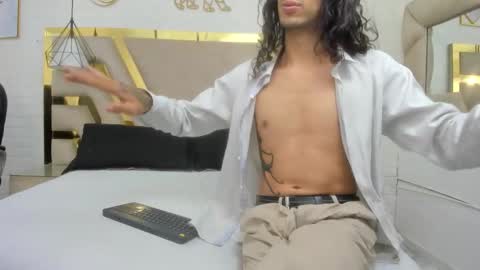 Snapshot of goldentemptation_ chatting on 04/26/26, 12:58 goldentemptation_ online show from 04/26/26, 12:58