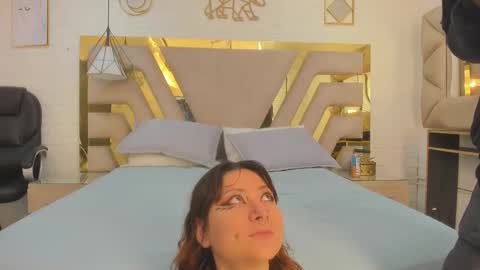 Snapshot of goldentemptation_ chatting on 05/13/26, 01:30 goldentemptation_ online show from 05/13/26, 01:30