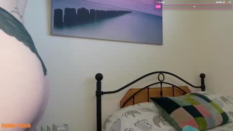 Snapshot of goldie_peach chatting on 09/24/25, 12:30 Goldie online show from 09/24/25, 12:30