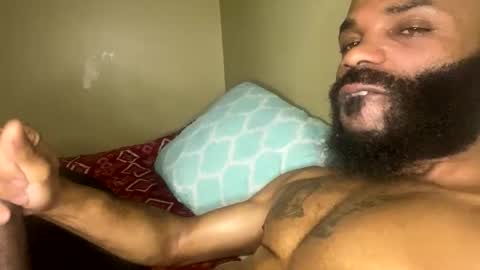 Snapshot of goldmouth_85 chatting on 03/05/26, 05:36 Goldmouth 85 online show from 03/05/26, 05:36