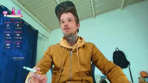 Snapshot of goldy_loyal99 chatting on 12/19/25, 08:21 Goldy Loyal93 online show from 12/19/25, 08:21