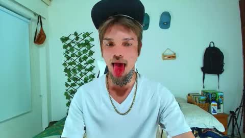 Snapshot of goldy_loyal99 chatting on 02/08/26, 07:12 Goldy Loyal93 online show from 02/08/26, 07:12