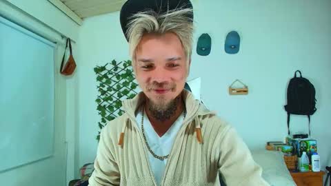 Snapshot of goldy_loyal99 chatting on 02/15/26, 07:51 Goldy Loyal93 online show from 02/15/26, 07:51