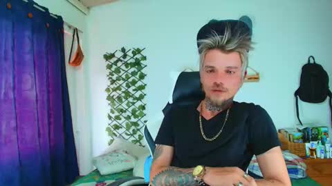 Snapshot of goldy_loyal99 chatting on 03/05/26, 04:58 Goldy Loyal93 online show from 03/05/26, 04:58