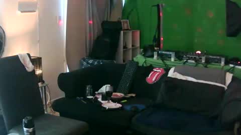 Snapshot of goldyguy011 chatting on 01/19/25, 05:58 goldyguy011 online show from 01/19/25, 05:58