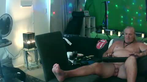 Snapshot of goldyguy011 chatting on 01/22/25, 05:05 goldyguy011 online show from 01/22/25, 05:05