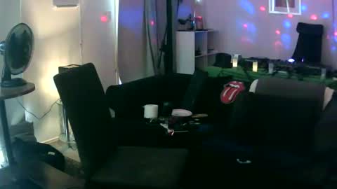 Snapshot of goldyguy011 chatting on 01/25/25, 07:06 goldyguy011 online show from 01/25/25, 07:06