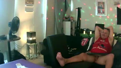 Snapshot of goldyguy011 chatting on 01/31/25, 06:02 goldyguy011 online show from 01/31/25, 06:02