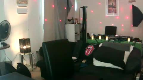 Snapshot of goldyguy011 chatting on 02/13/25, 07:56 goldyguy011 online show from 02/13/25, 07:56