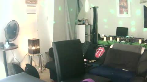 Snapshot of goldyguy011 chatting on 02/14/25, 05:09 goldyguy011 online show from 02/14/25, 05:09