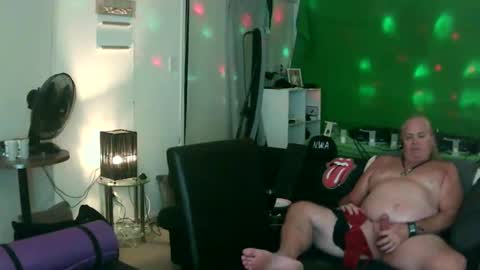 Snapshot of goldyguy011 chatting on 02/25/25, 06:42 goldyguy011 online show from 02/25/25, 06:42