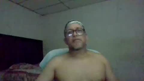 Snapshot of golons17 chatting on 04/29/26, 05:11 golons17 online show from 04/29/26, 05:11