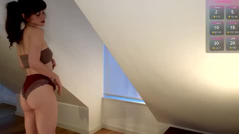 Gracie online show from 01/10/25, 02:34