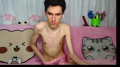 Snapshot of goodboyluca chatting on 05/15/26, 03:19 Luca online show from 05/15/26, 03:19