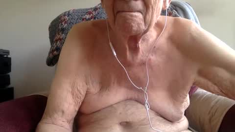 Sweet old guy online show from 09/18/25, 08:11