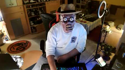 google5001 online show from 10/23/25, 04:34