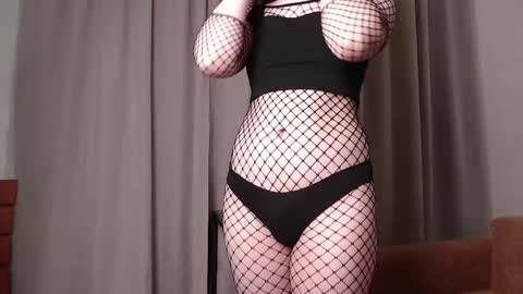 Snapshot of goose_pagoda chatting on 02/25/26, 02:05 Yulia 24 online show from 02/25/26, 02:05