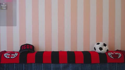 Snapshot of gordonhunt chatting on 02/12/26, 10:21 Gordon Hunt online show from 02/12/26, 10:21