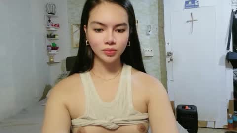 geneviev online show from 05/17/26, 05:09