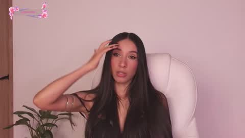 Snapshot of gorgeous_brunette chatting on 06/23/26, 06:44 Rose online show from 06/23/26, 06:44