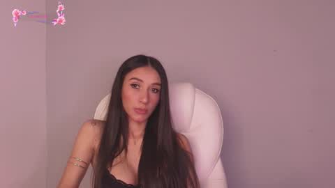 Snapshot of gorgeous_brunette chatting on 06/29/26, 09:59 Rose online show from 06/29/26, 09:59