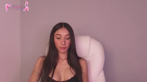 Snapshot of gorgeous_brunette chatting on 06/29/26, 10:15 Rose online show from 06/29/26, 10:15