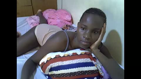 gorgeous_maya1 online show from 12/15/25, 04:44