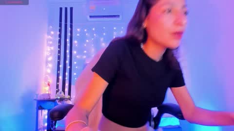 i am Jessi  I love animals and drawing I hope to get along with everyone. XOXO online show from 02/09/26, 07:40