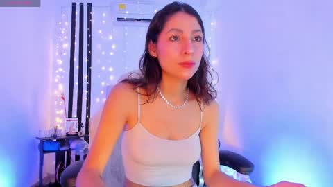 i am Jessi  I love animals and drawing I hope to get along with everyone. XOXO online show from 04/22/26, 08:10