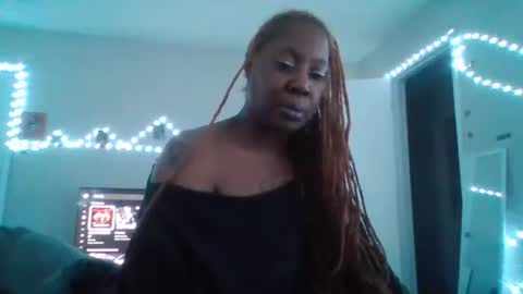 Snapshot of gotcake713 chatting on 10/10/25, 06:45 Sue Goddess online show from 10/10/25, 06:45