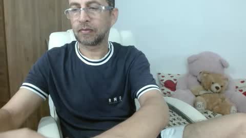 Snapshot of goten7 chatting on 05/19/26, 12:44 Andres online show from 05/19/26, 12:44