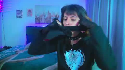 Snapshot of goth_minerva chatting on 06/24/26, 01:32 goth_minerva online show from 06/24/26, 01:32