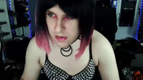 Victoriana online show from 12/30/24, 01:47