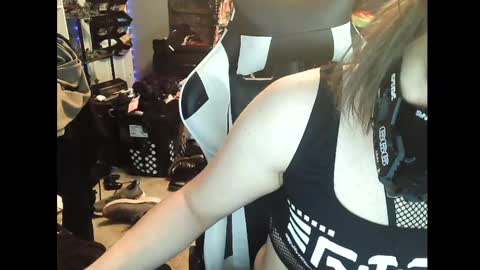 Victoriana online show from 01/11/25, 04:38