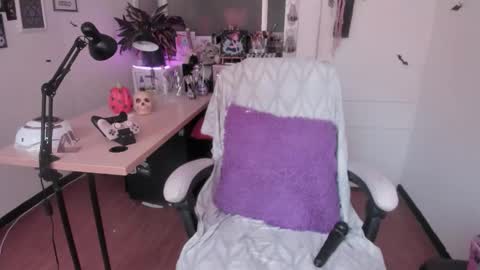 hi my name is Elizabeth nice to meet you online show from 10/26/25, 04:24