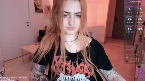 traumfrau Kira angel face devil eyes I SELL A LOT VIDEO IN GALLERY online show from 04/30/26, 08:57