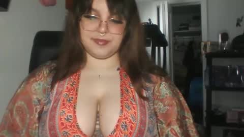 Snapshot of gothshawty101 chatting on 04/11/26, 03:05 Lady Venus online show from 04/11/26, 03:05